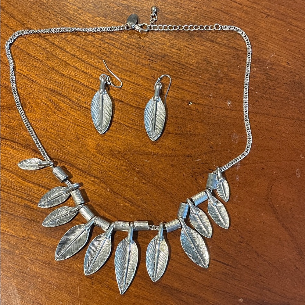 Charming Charlie Silver Leaf Pendant Necklace and Earrings Set
